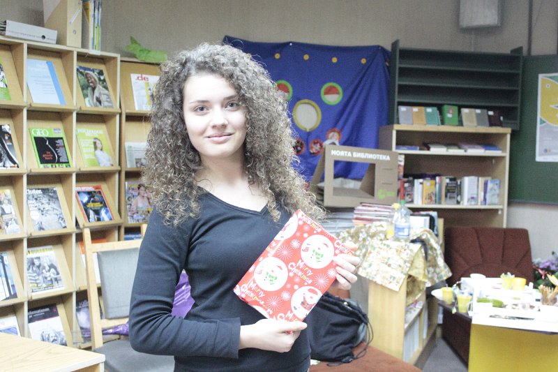 _MG_7065.JPG - Поредица от празници в Немска читалня с ученици от 10-тите класове на езиковите гимназии в града. Представяне на немските и българските традиции, стихотворения и коледни текстове.