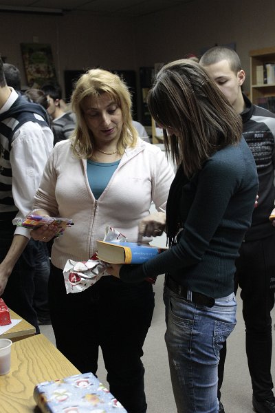 _MG_7097.JPG - Поредица от празници в Немска читалня с ученици от 10-тите класове на езиковите гимназии в града. Представяне на немските и българските традиции, стихотворения и коледни текстове.