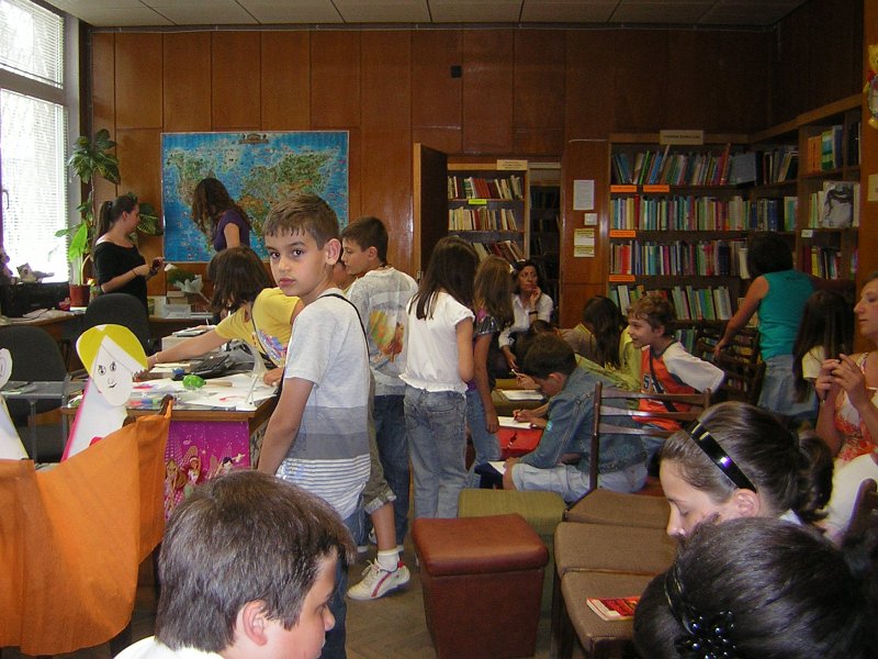 DSCN9081.JPG - Авторски моноспектакъл на Елица Матеева по приказките на Соня Иванова и Валентин Андонов "Приказки за малки и големи от Вал и Соня сътворени"